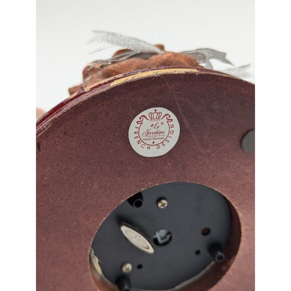 Le Jardine French Collection Christmas Scene Santa & Children with Musical Base - Picture 16 of 16